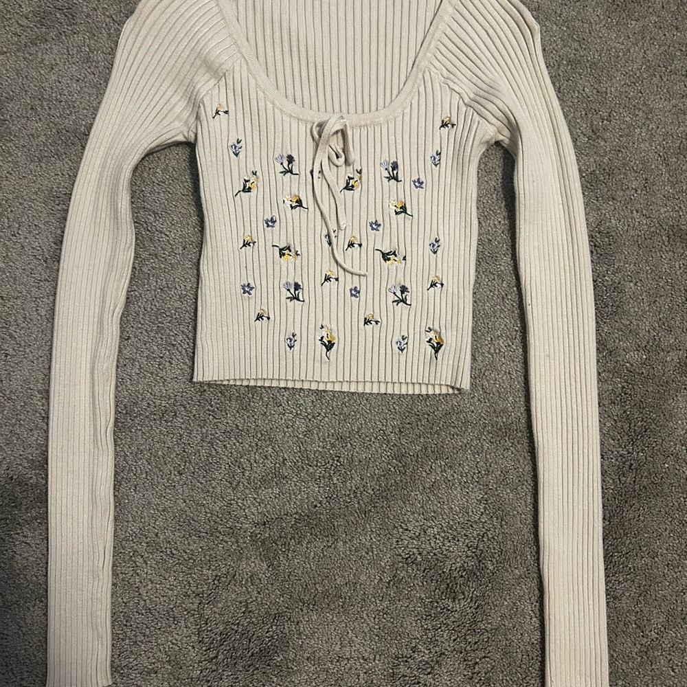 Forever 21 Cream Floral Embroidered Crop Top